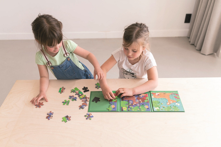 Scratch, Puzzle magnetyczne - książka podróżna W ogrodzie 2 obrazki 40 elem.