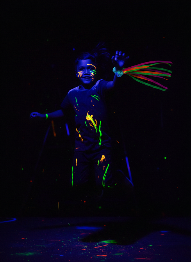 Wstążki do tańca 75 cm na rękę Neonowe UV 1 szt.