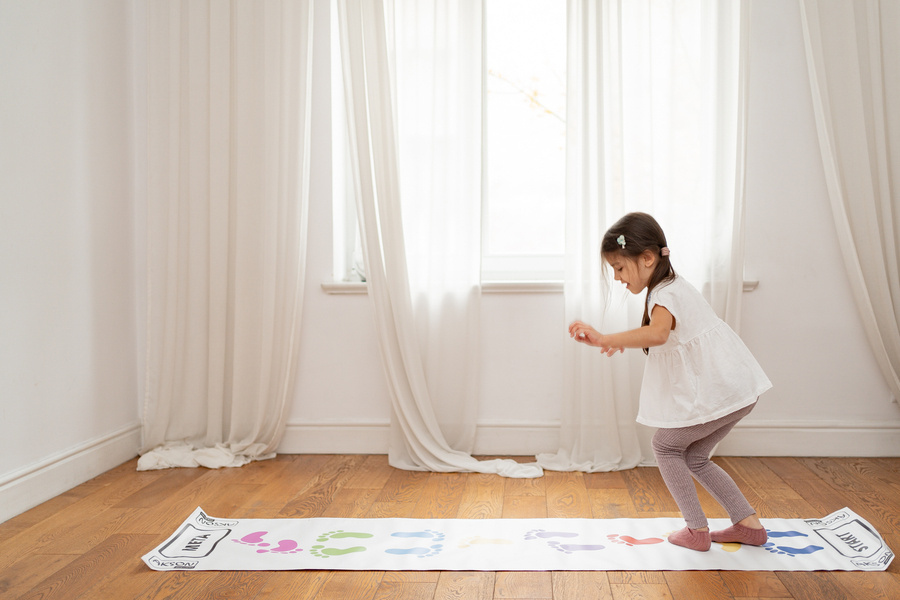 Mata Animacyjna Skaczące Stópki LATO japonki 50x300 cm