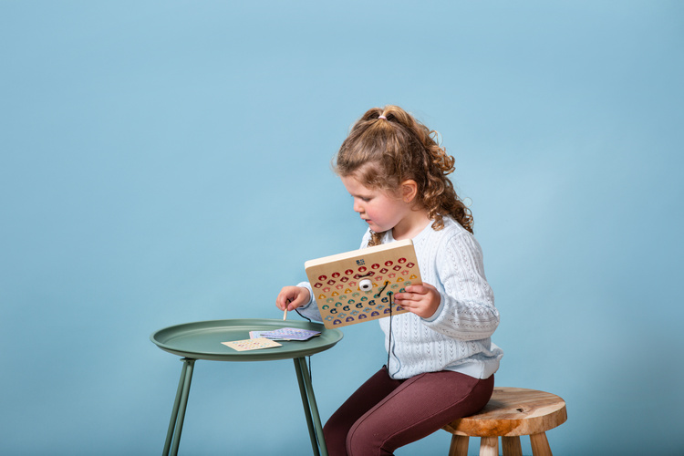 BS Toys, drewniana tablica do kodowania Przeplatanka z kartami pracy