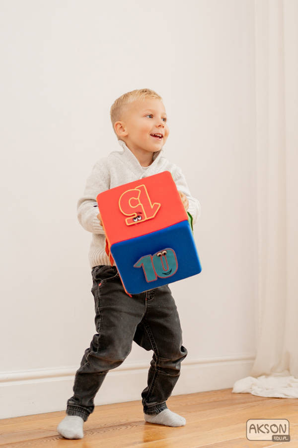 Kostka edukacyjna na rzepy 20 cm